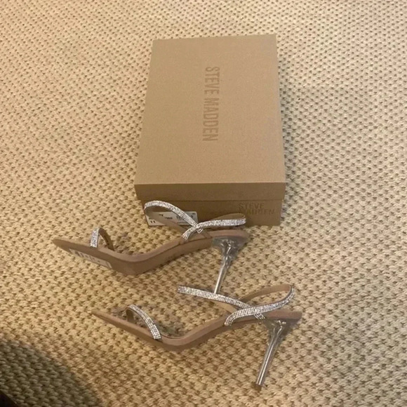 Steve Madden rhinestone strappy evening sandal w/clear 4in heel‎ —size 11 - Picture 3 of 4